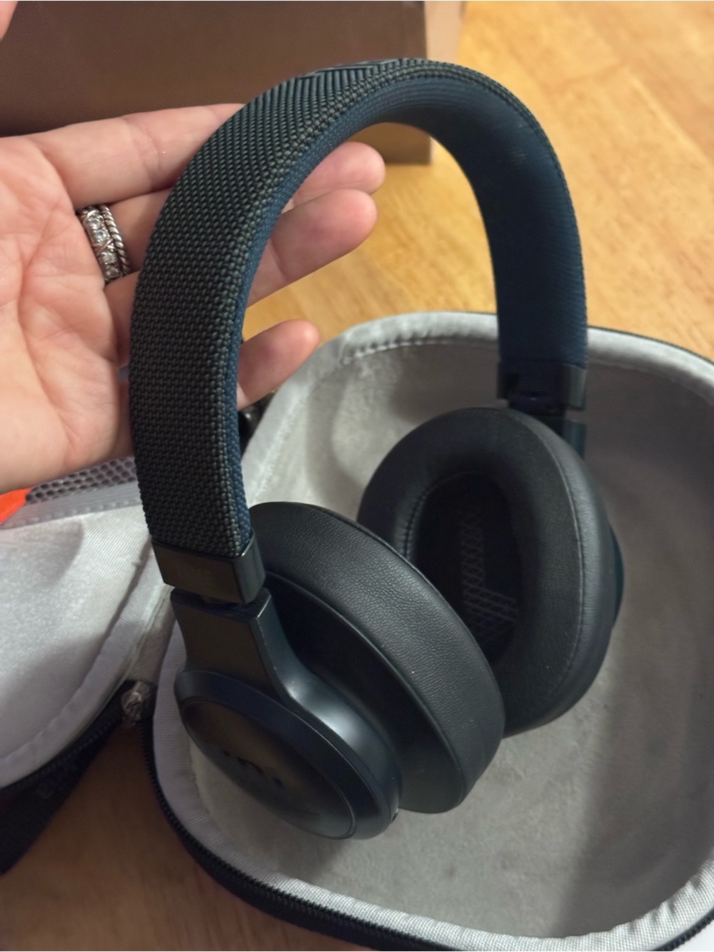 JBL dark green Wireless Over-Ear Headphones